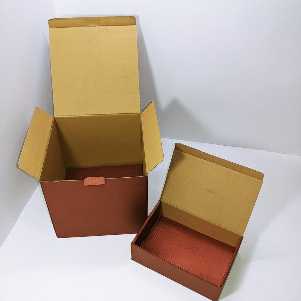 Red pearl corrugated box