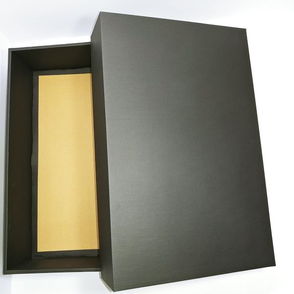 Black Texture Top and Bottom Corrugated Box  [XXLarge]